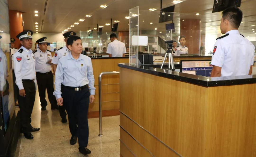 缅甸国管委下属移民监督及人口管理部联邦部长吴明斋下令，仰光国际机场需严查，禁止被