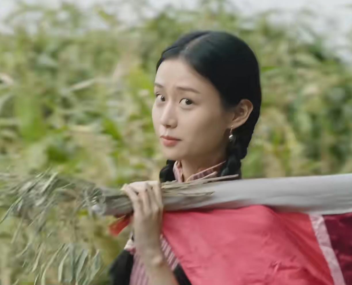 昨晚和家人一起看完《给阿嬷的情书》，心里满是温热又酸涩的感动。影片没有华丽的剧情