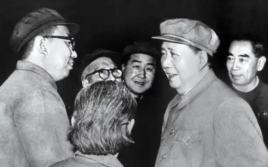 毛主席曾说过，华国锋是他见过的最老实的人。可令人意外的是，这个老实人在毛主席去世
