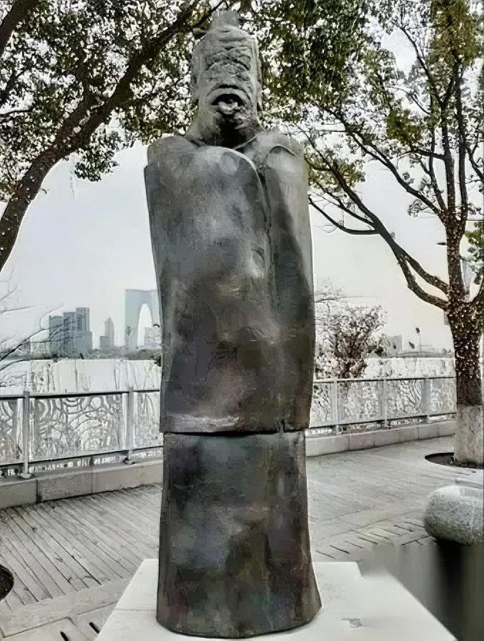 老子雕塑咋拆了？

一看作者，田世信有点“料”

这位85岁的雕塑界“名人”，把