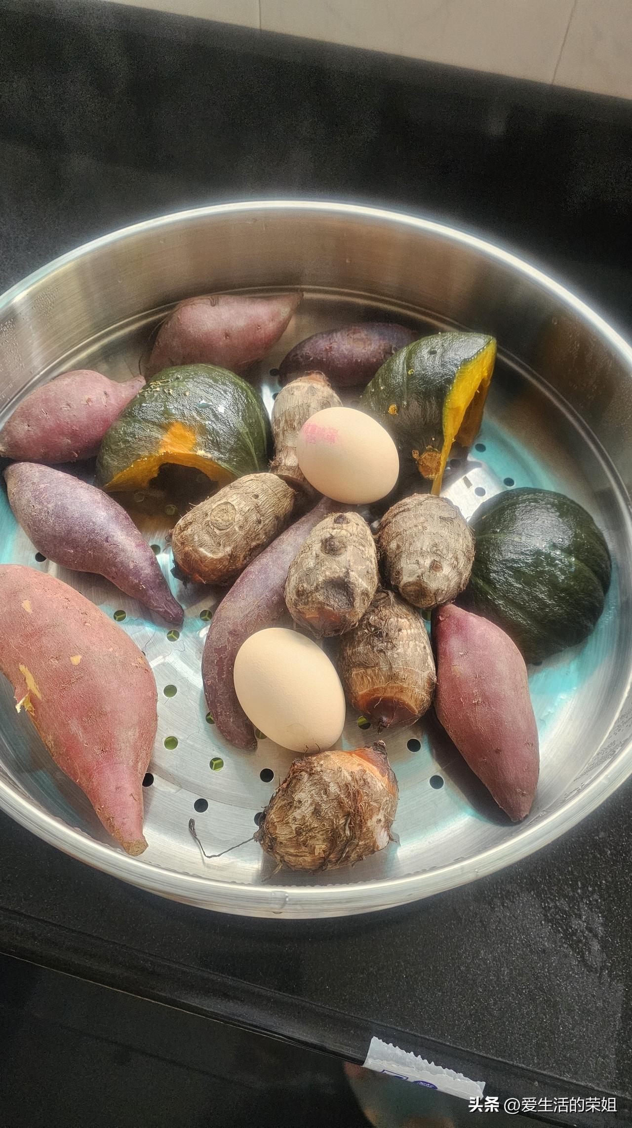 干家政这行，哪有什么周末节假日。

我是一个没有星期六、星期天的人，也没有节假日