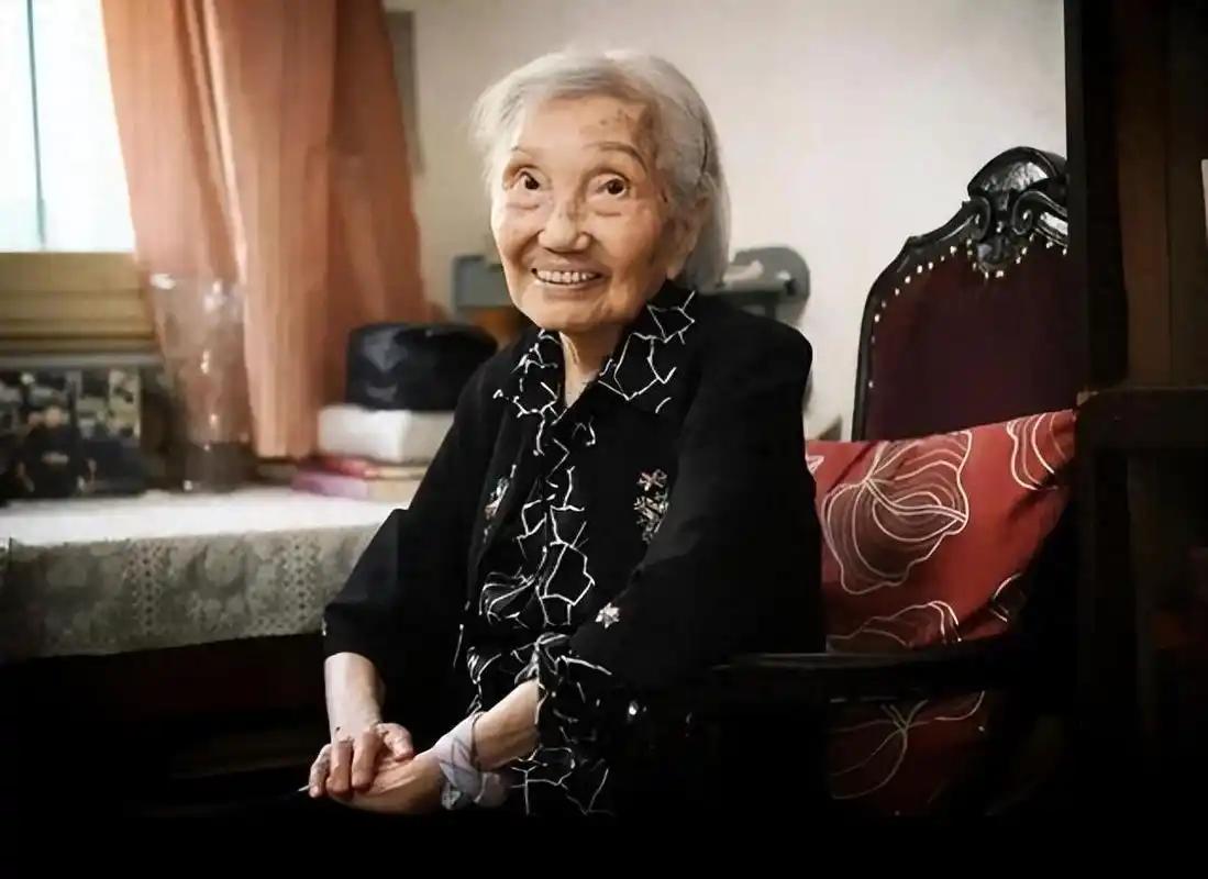 80岁丧偶，独居到103岁，没去养老院没靠子女，去世前也是独自一人。这位老人不是