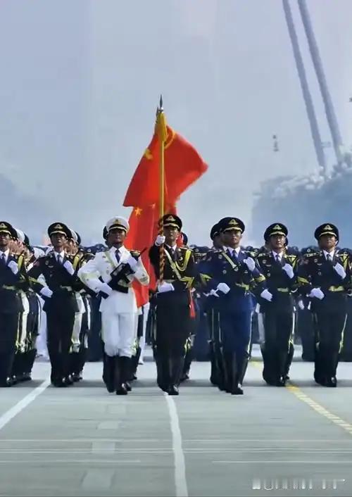 一个伊朗人的一句话，让无数中国人沉默了：他说中国最大的问题不是实力不够，而是太讲
