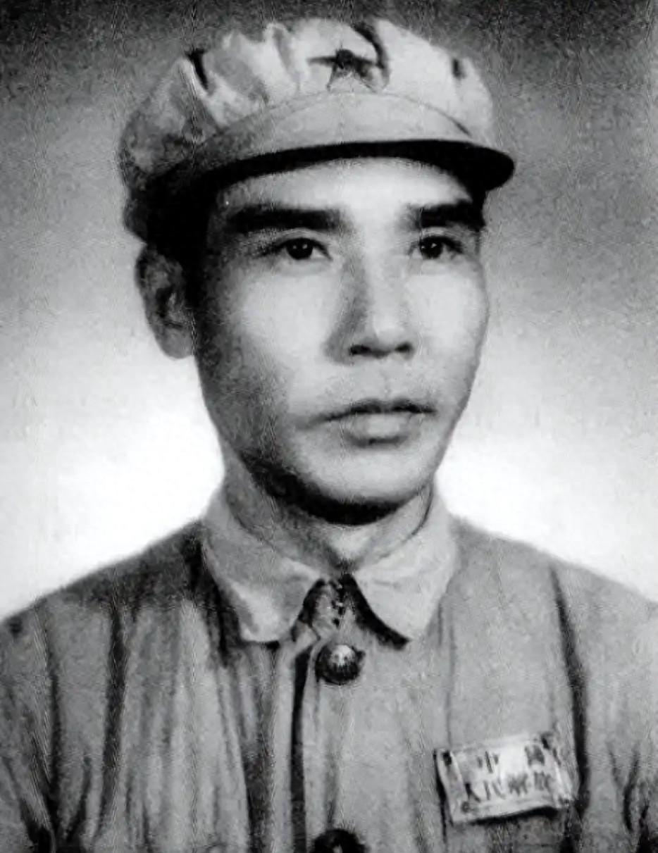 20世纪60年代贺子珍哥哥行政级别只有8级，毛主席听闻后直言太不合理：这不是胡来