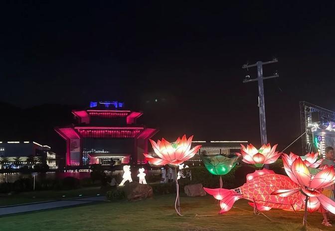撞了100次南墙之后，才懂得的社会“小经验”：1、职场，
1、职场，得学会低头。
