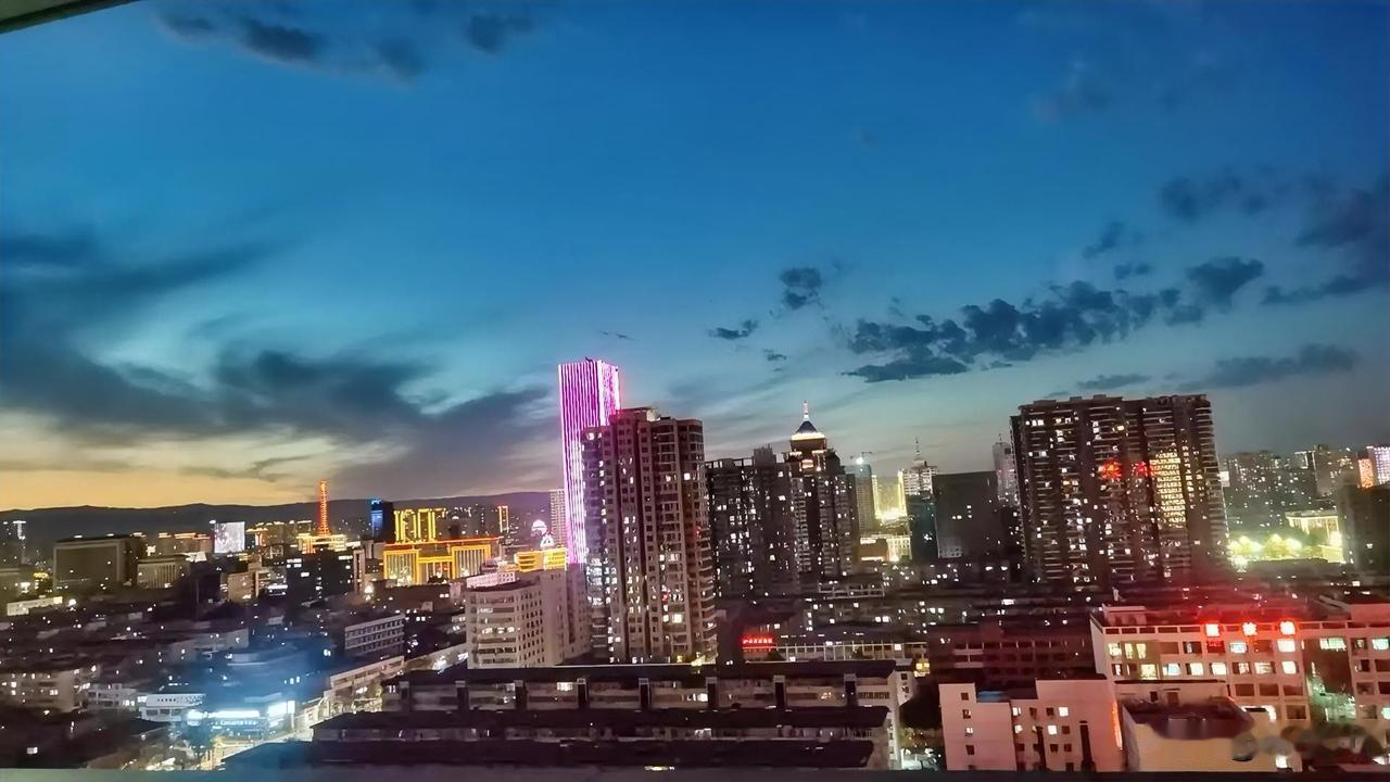 今天写啥阅读量都是零，
我还偏不信了，
我就一直不停地写下去，
会一直是零。
有