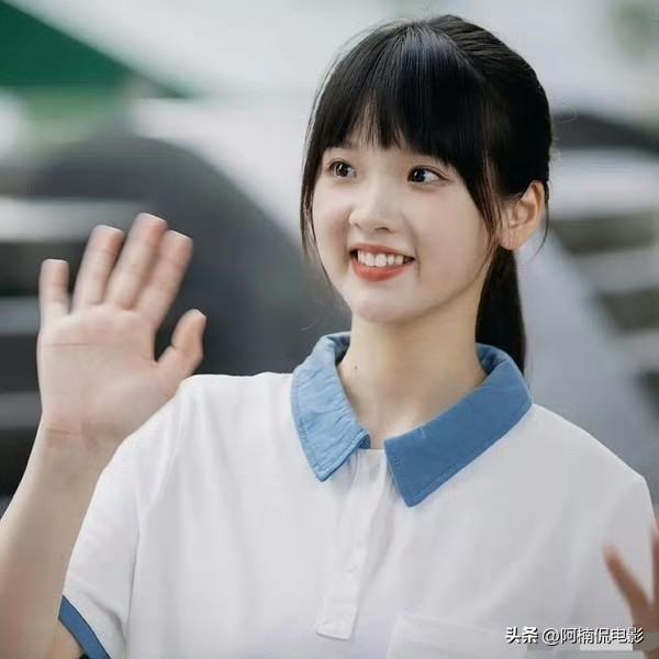 敖瑞鹏新剧《错世录》刚开机，女主张淼怡的颜值就惨遭网友“审判”。她早期靠校园剧《