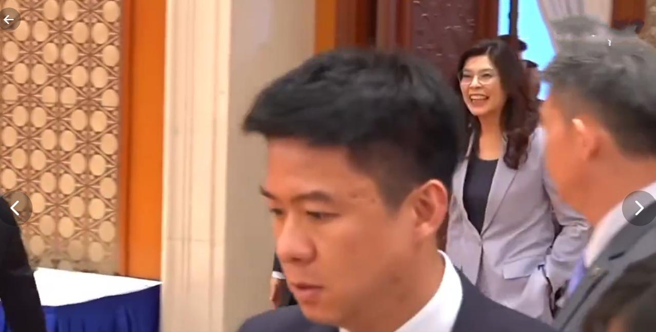 [灵光一闪]评几句：这个欢迎宴很有意义，希望以后多多举行，两岸的同胞多多沟通，才