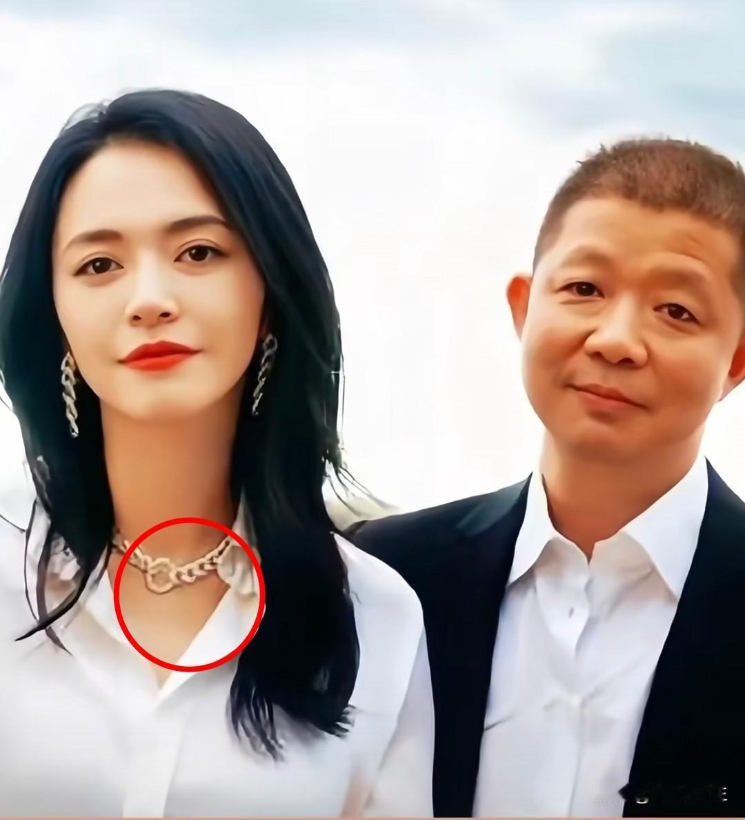 3月16日，
姚晨和曹郁联合发布声明，
官宣两人多年前就已离婚，
只是为了保护年