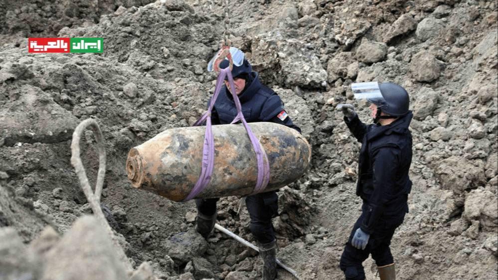 新闻快讯——塞尔维亚当地政府周日宣布，在首都一处“居民区附近”发现一枚重达半吨的