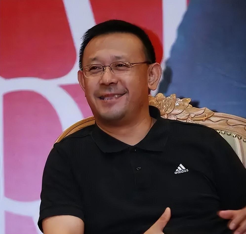 1994年，姜文掏出5万块拿下《父母爱情》版权，到手之后他越看觉得越亏了，就找来