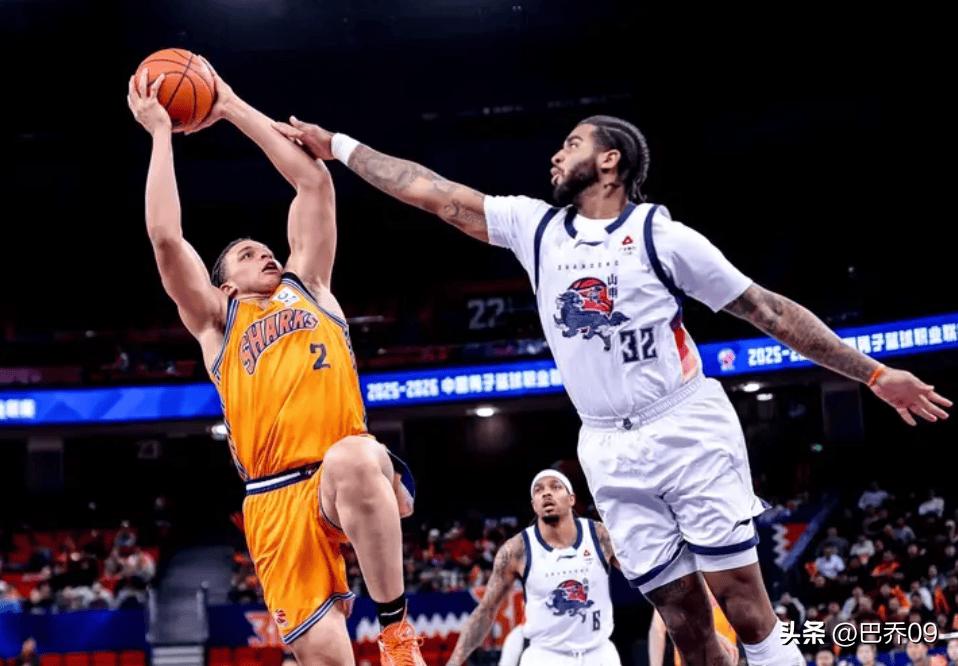 上海vs山东半场：上海第二节命中率爆表，70-49领先21分

CBA常规赛上海