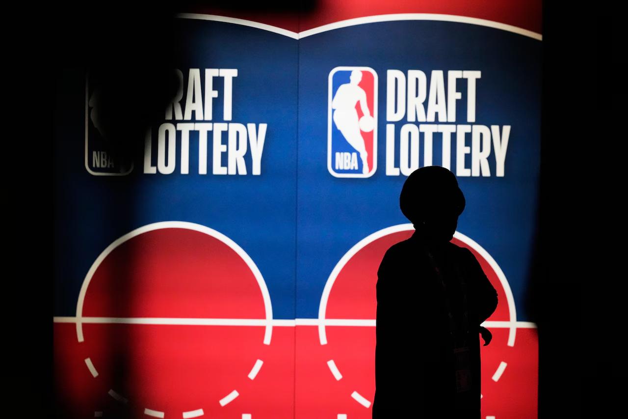 亚当·萧华 推动的全新反摆烂改革正式落地。NBA董事会已经投票通过新版选秀制度，
