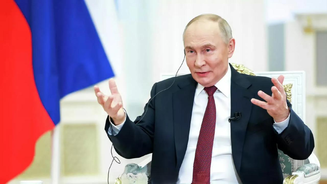 刷到普京访印的采访片段，真的被大帝的气质狠狠圈粉！面对记者问“是否会总结一生”，