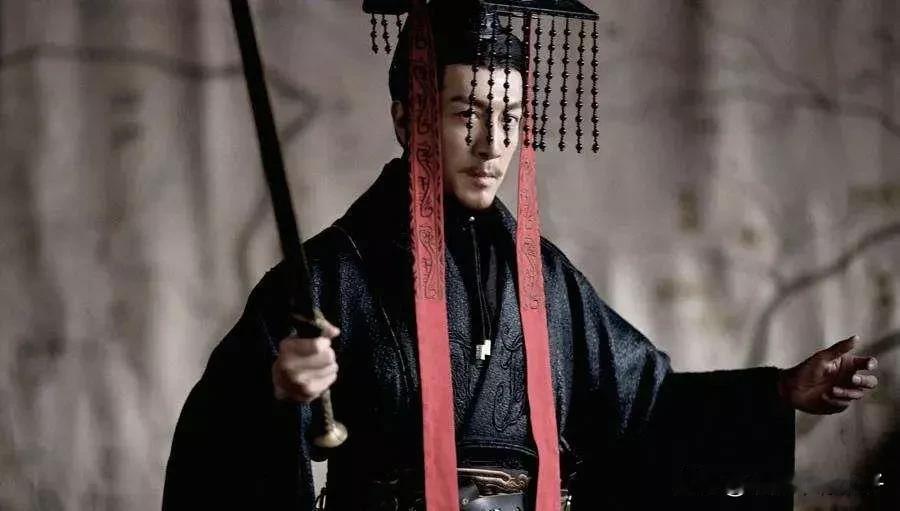 有的人认为，秦始皇养尊处优，武功肯定不怎么样，但实际上秦始皇在武功方面是相当行的