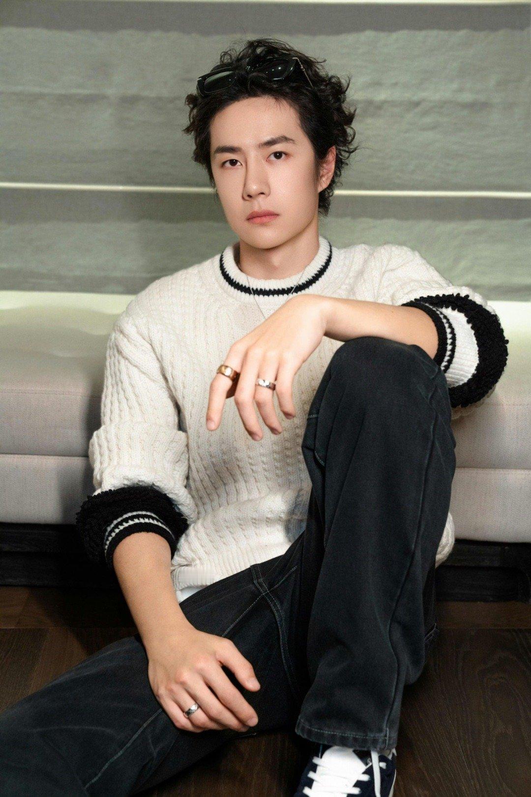 王一博 💚我要怎么形容我多爱你呢猫猫们你们都是怎么形容你多爱他呢向全世界安利王