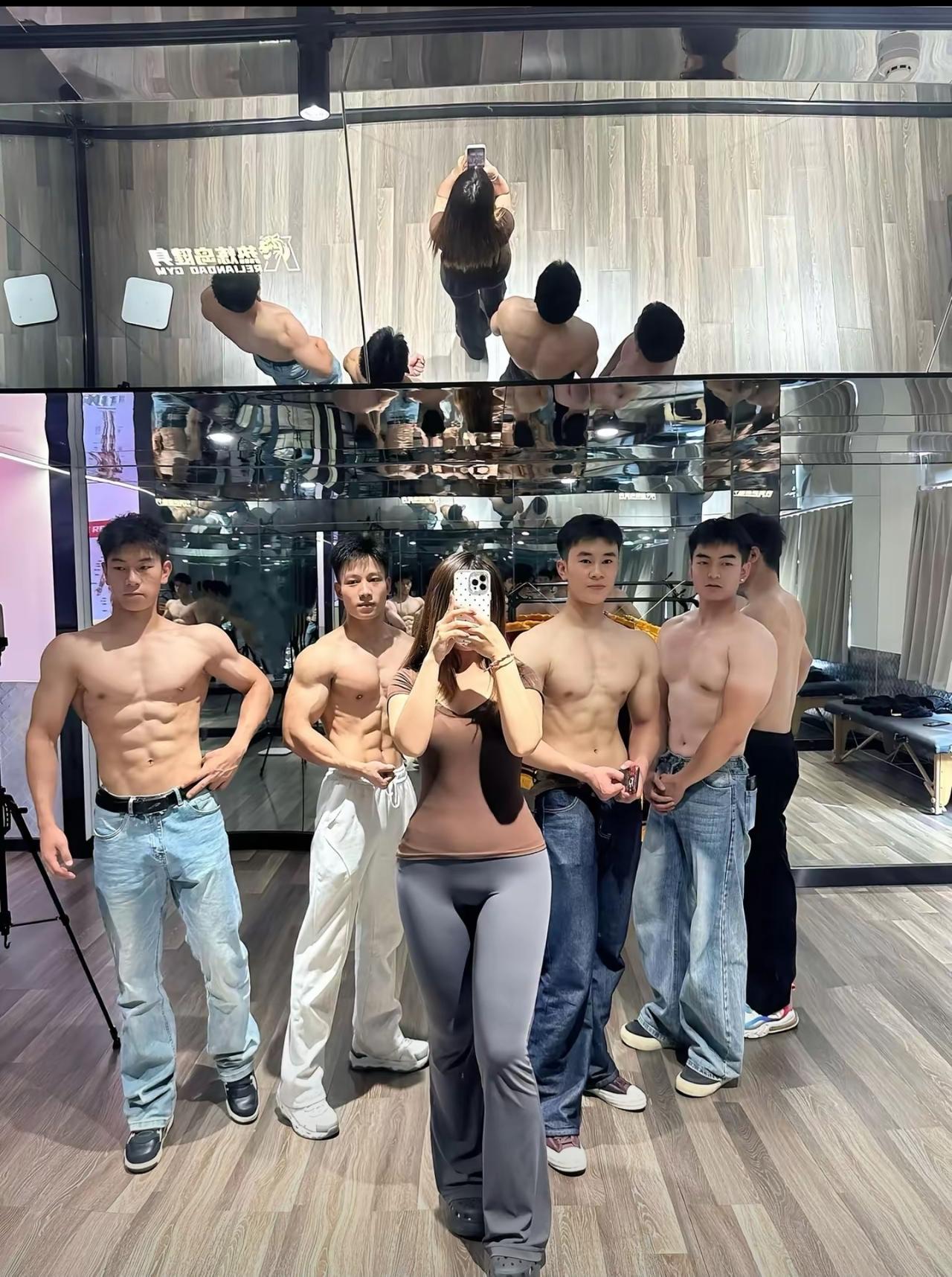 谁的优点更突出？