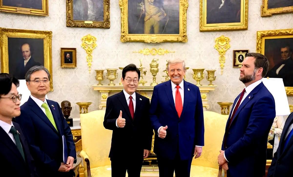 李在明要给特朗普授无穷花大勋章？哈！韩国最高荣誉，就这么送出去了？

不是一次，