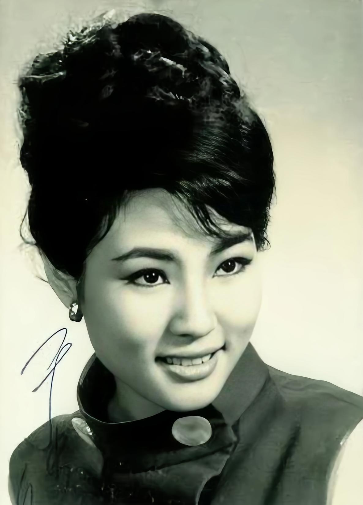 于倩（1942年4月11日—2000年4月10日），原名阎芷玲，出生于北京，后移
