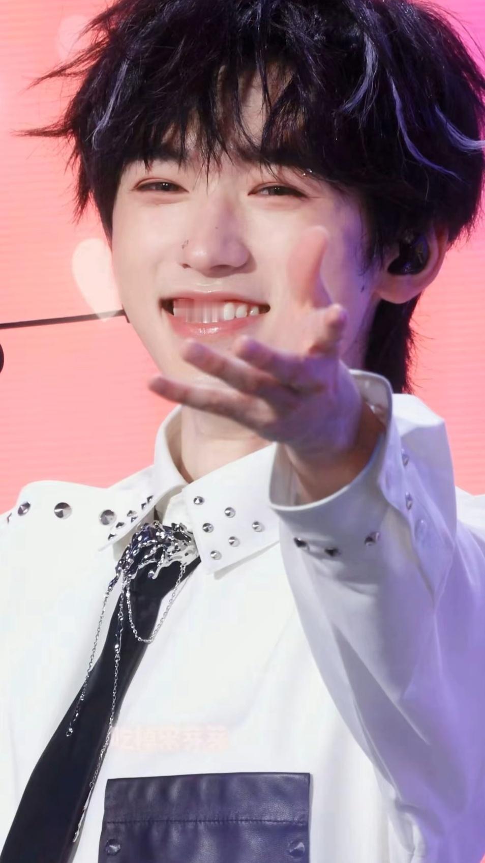 我真的要被这个图萌死了🤗 