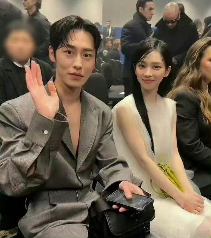 柳絮只需要拿出柳宰同框照和宰旭入伍照，谁来了都会被虐哭 