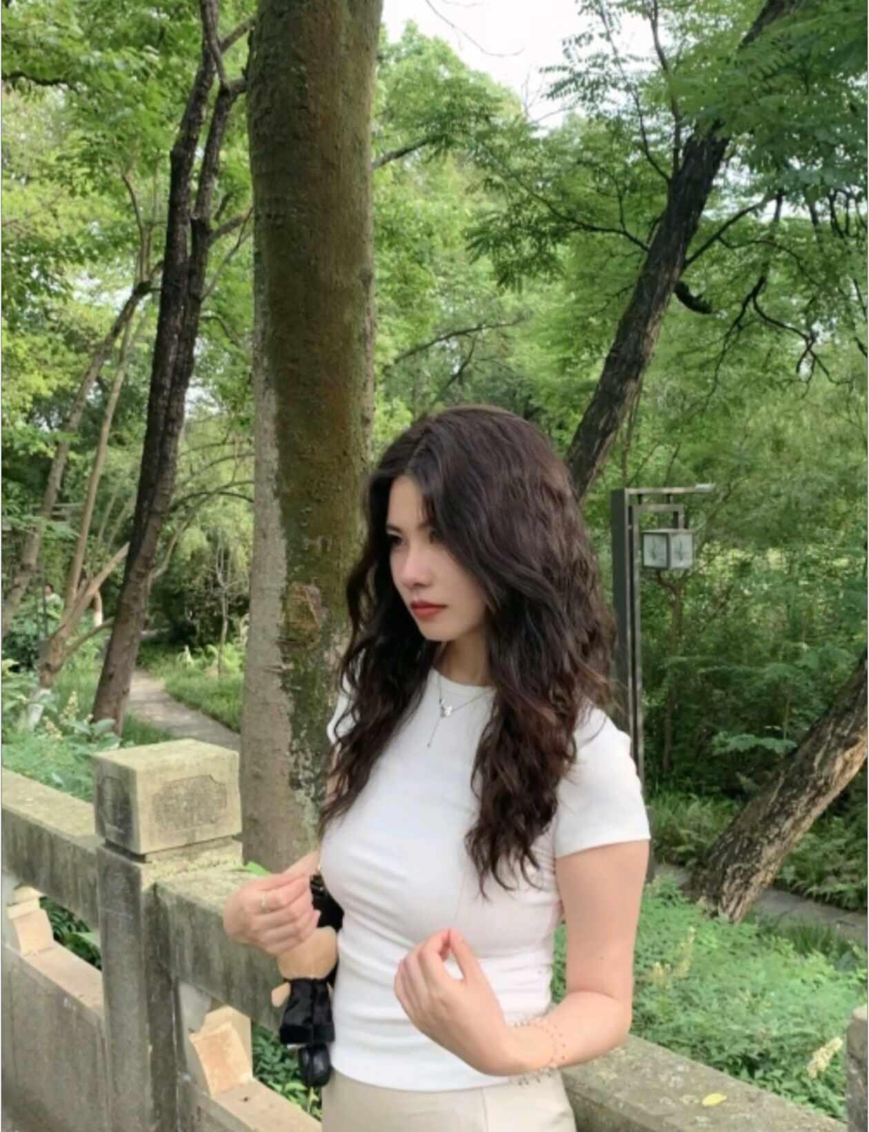 有没有人看得上我这个97年的老阿姨啊
天津本地97年，生个167cm，长相端正，