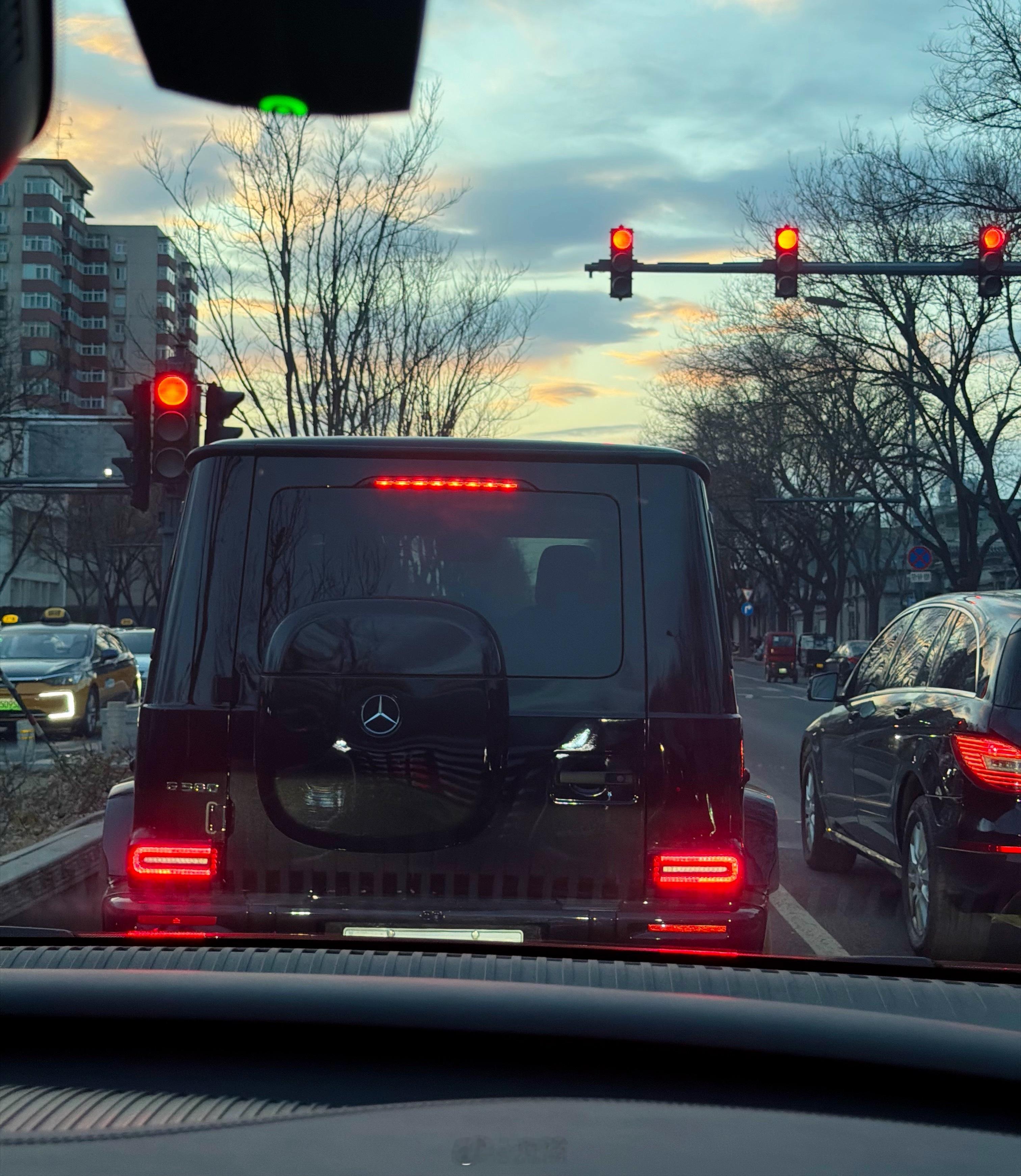 一看书包形状，就知道车主是个猛人你的下一台车 北京