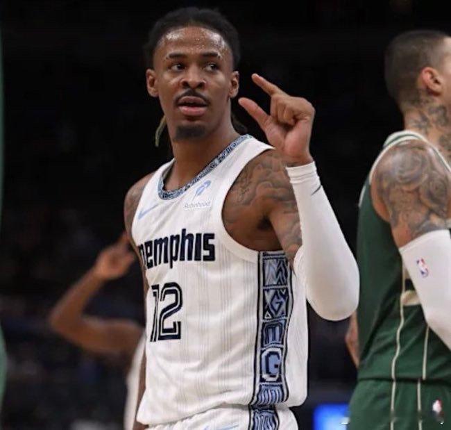 Zach Lowe：目前还没有任何一支球队明确表示有意交易得到贾·莫兰特。 