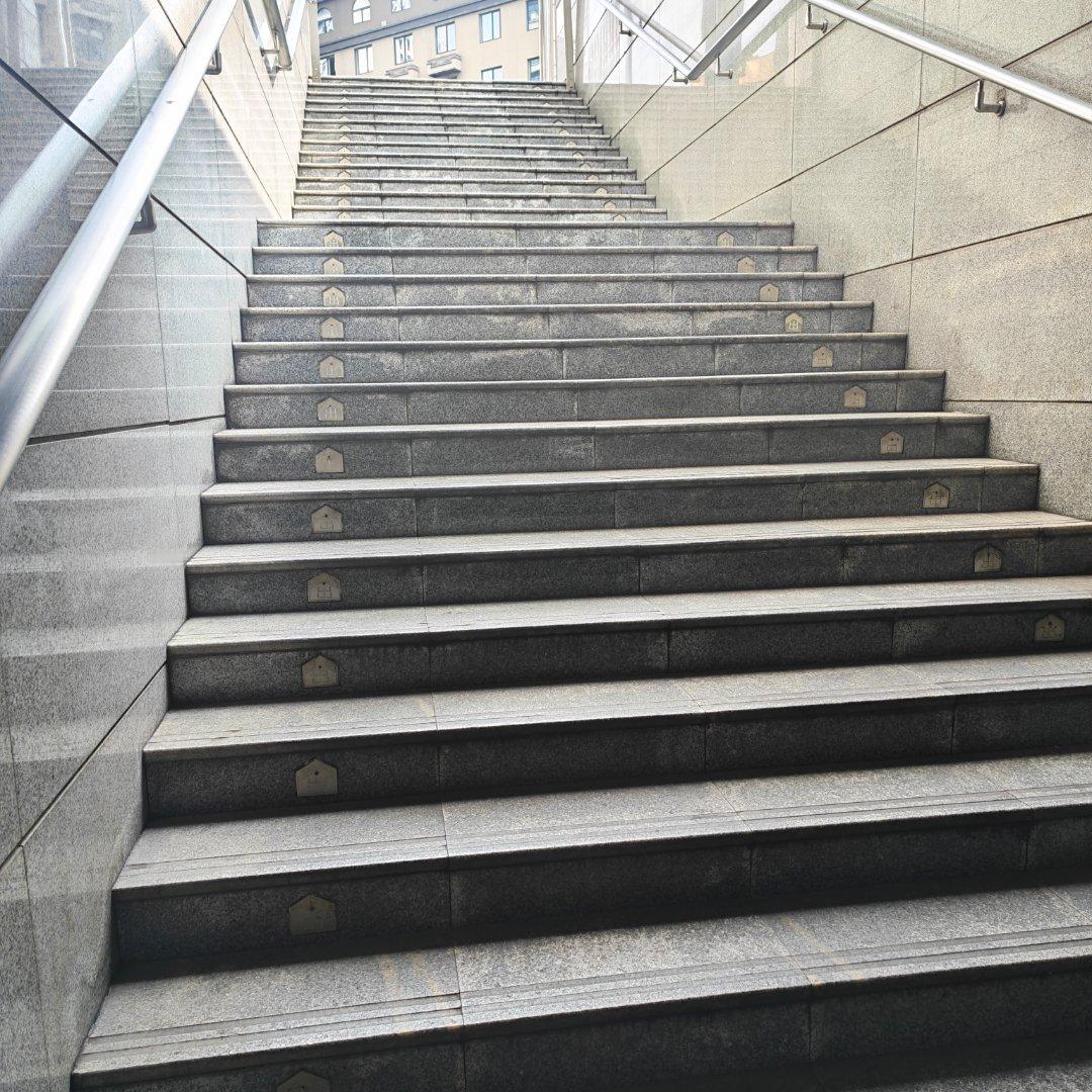 成都我求你了，上行的扶梯建一个吧 