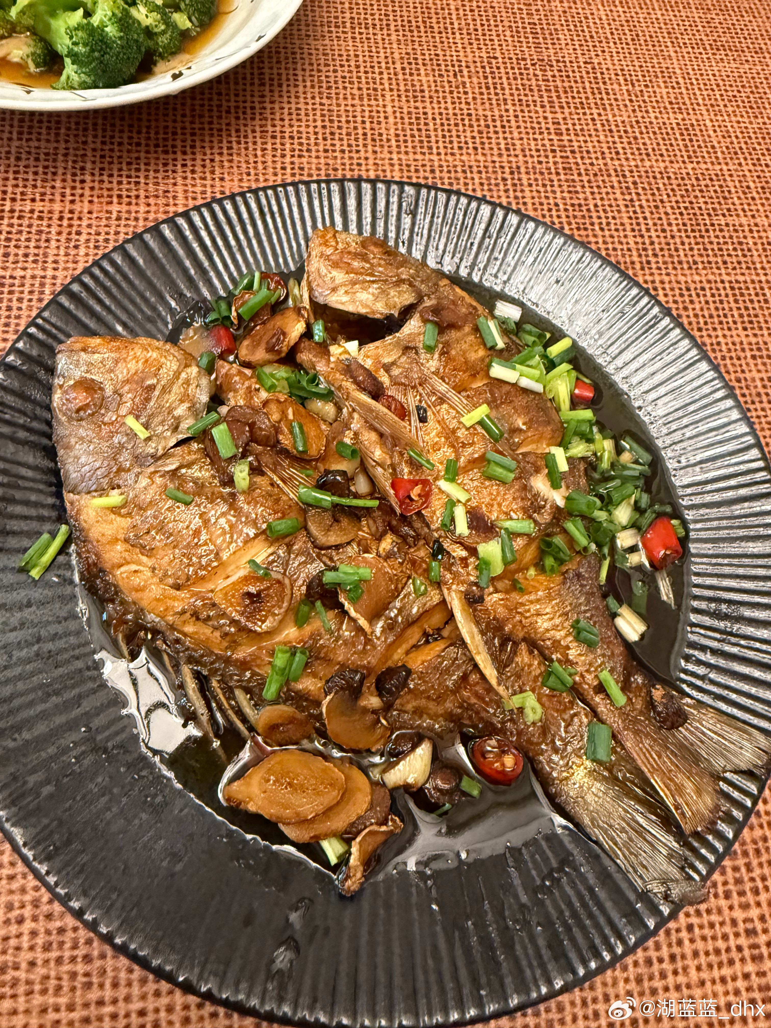 今晚我做的黄立鱼海南的鱼是真好吃😋 