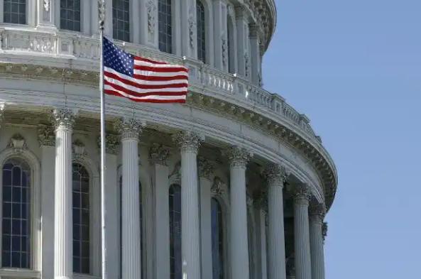 当地时间4月15号，美国前财政部长耶伦在香港一场峰会时表示:美元没有替代的方案，