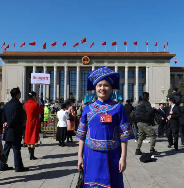 今年的两会，把高价的“结婚彩礼”又搬到了大家的视野面前，人大代表李燕锋指出，“结