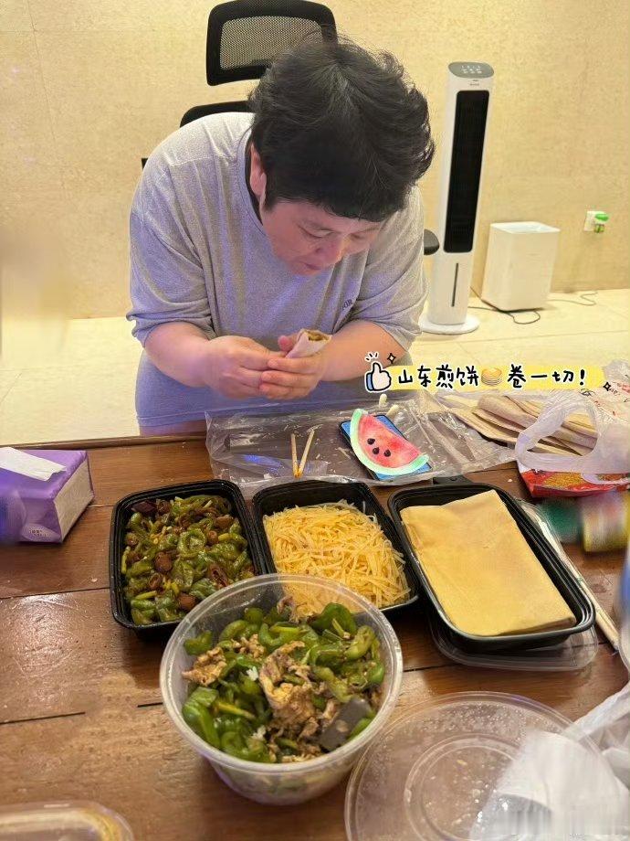 房主任 公交车忙内 不想变老却羡慕老人特权，这矛盾感太有共鸣了[爱慕][爱慕] 