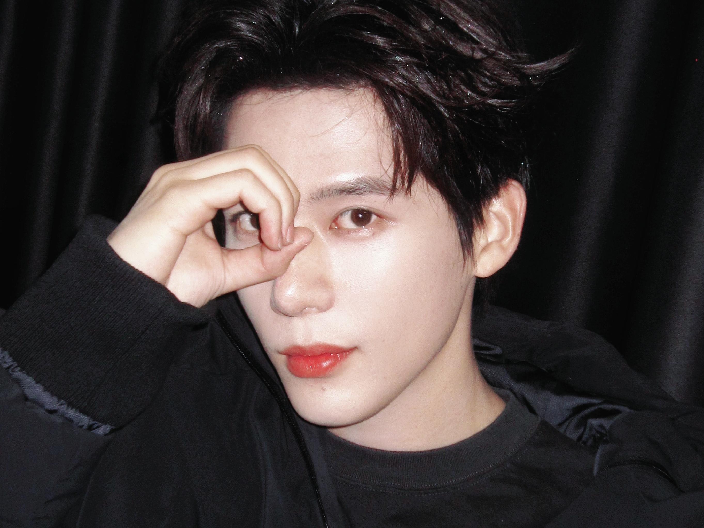 王安宇 🍡青年演员王安宇 「潮声在耳畔涨落时，我听见贝壳在说：爱你如初」