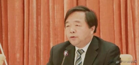 2013年10月，被留置后的季建业在面对专案组成员的询问时，一度抱有侥幸心理企图