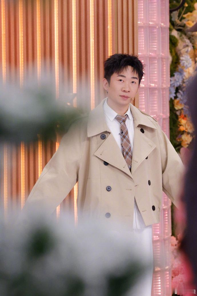 你好星期六跨年档大片上线 《冬日暖阳》选角战太有看头！宋威龙、杨迪等全员爆笑集结