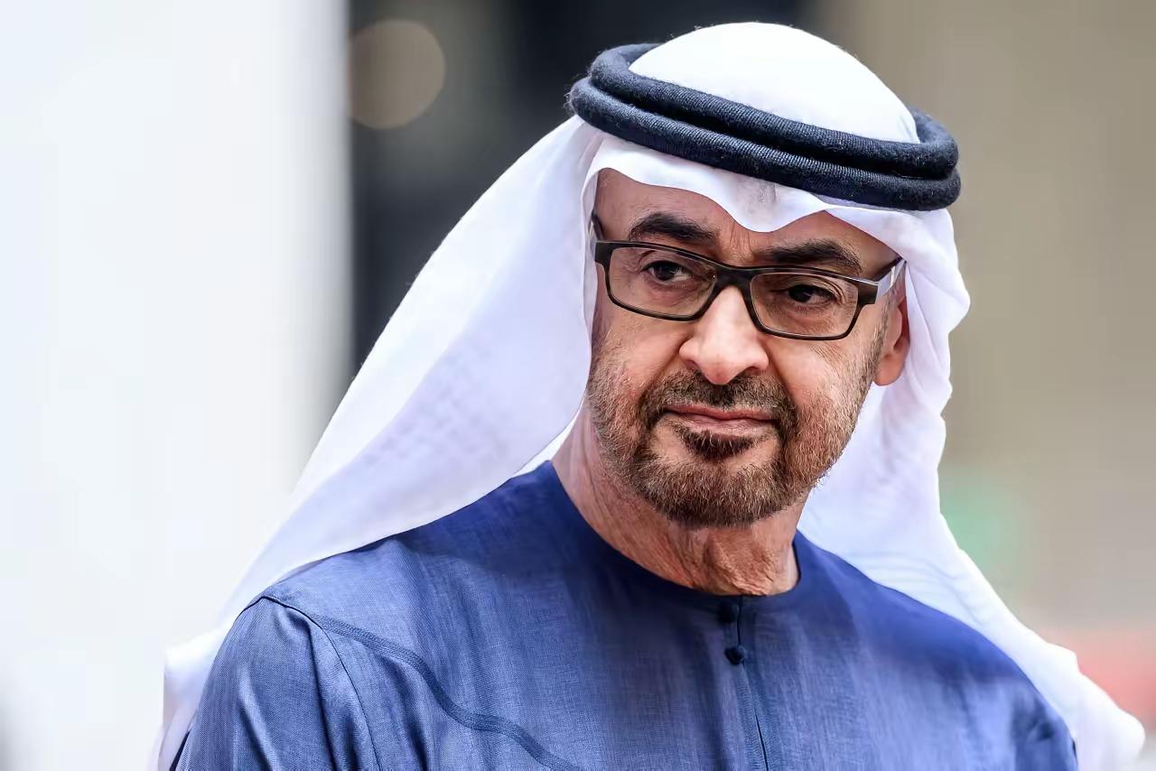 3月7日，阿联酋总统阿勒纳哈扬在探访一家收治伊朗空袭平民伤员的医院时表示：“我想