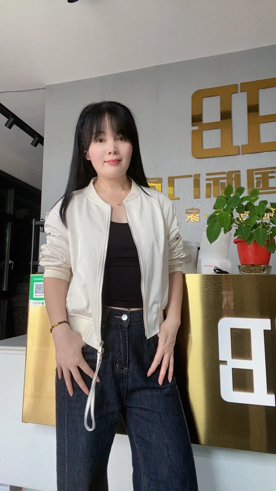 47岁的年龄，156的身高，94斤的体重，这两年长胖了快十斤。现在的风...