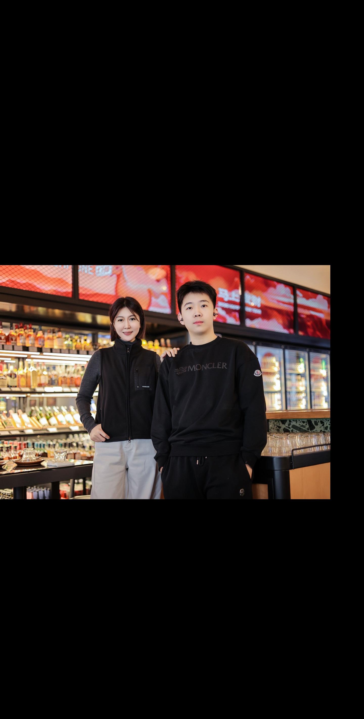 双儿同堂·福运绵长·两儿两乾坤·这辈子是多 么幸运呐 ！有两副铠甲!希...