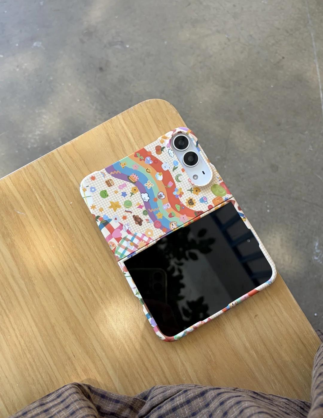 iPhone Duo 🐾 彩虹涂鸦🌈 🧸♡︎𓈒𓏸⚚
手机壳分享 苹果折