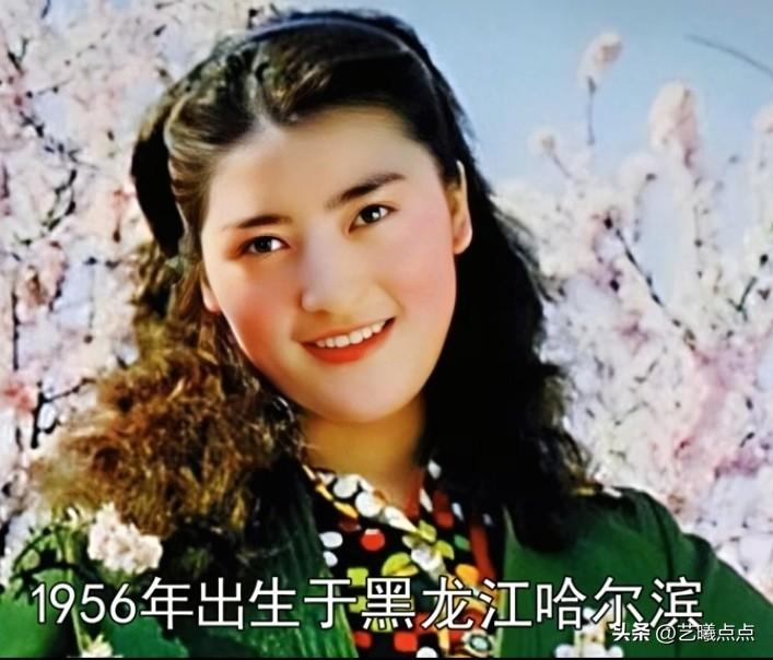 她是“傲蕾一兰”！
1979，上海电影制片厂拍摄大片《傲蕾·一兰》，这位年仅23
