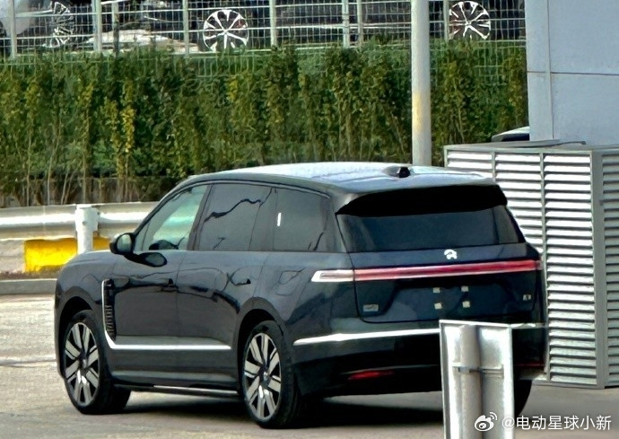 蔚来 ES9 实车图，怎么样？蔚来ES9新能源汽车