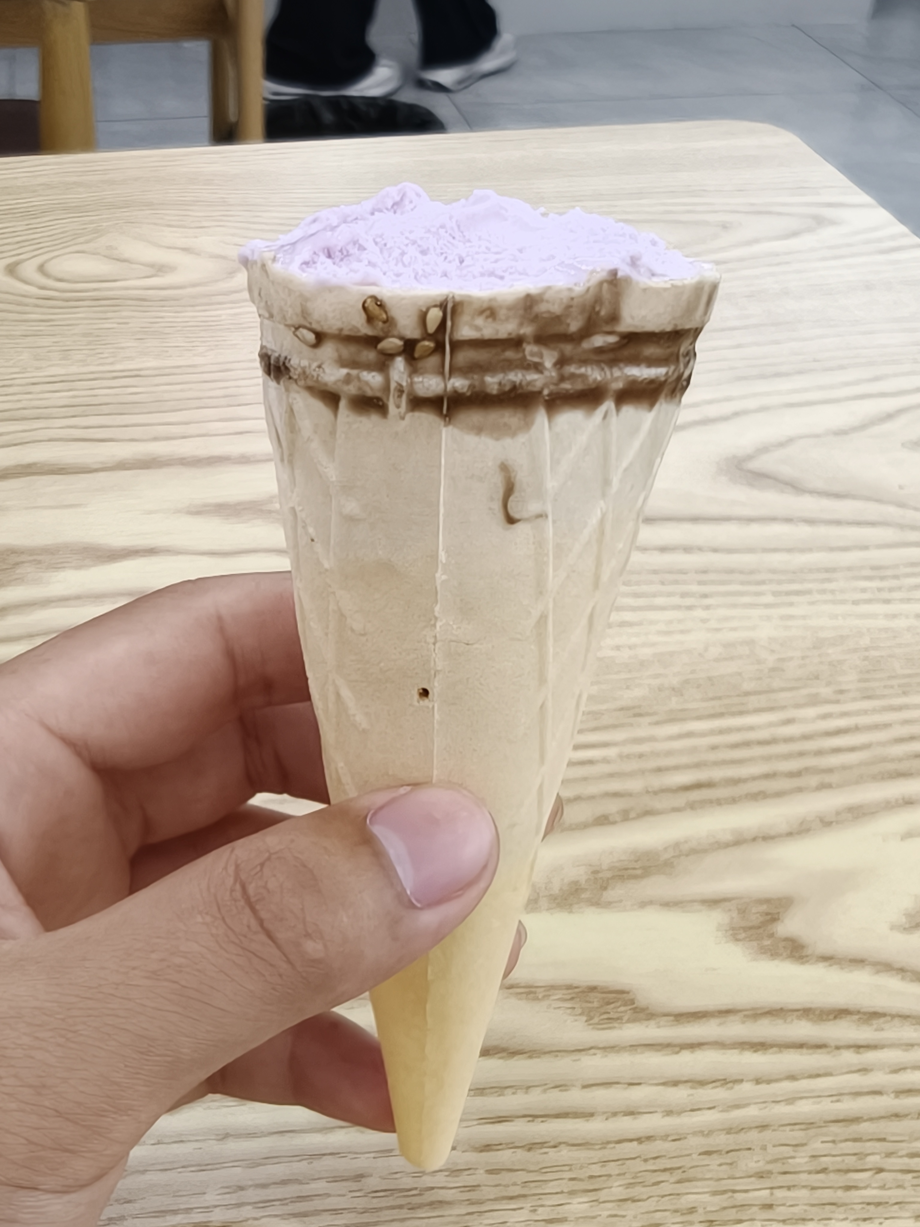 老式香芋味儿的大头甜筒，评论区抽 5 个人，三点开奖 