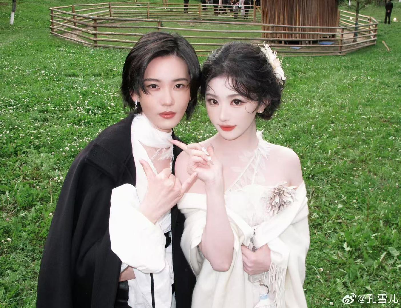 孔雪儿VOGUE九宫格合照孔雪儿在VOGUE集齐一些合照 孔雪儿VOGUE九宫格