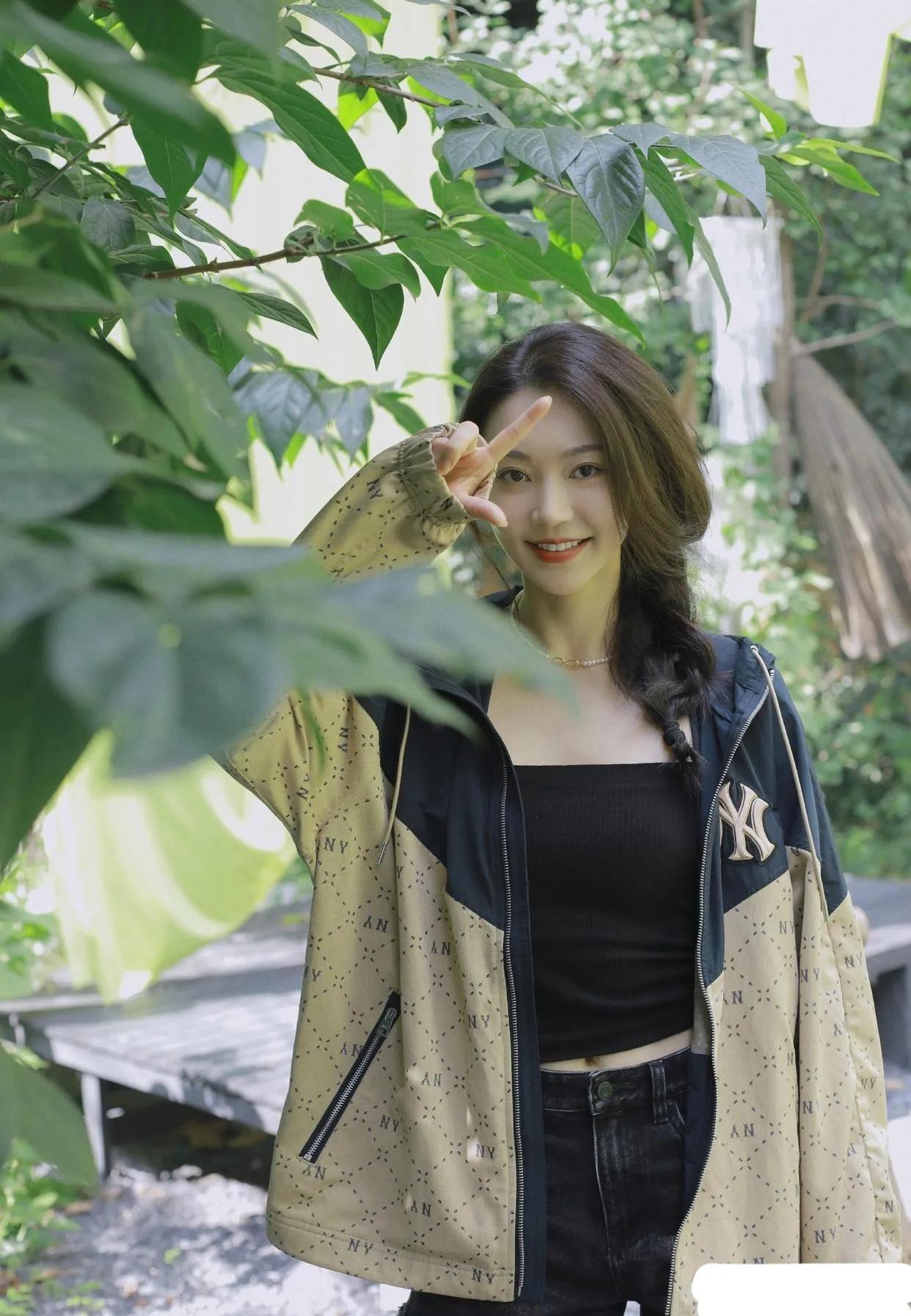 黄梦莹这是什么颜值，也太美了吧？瞬间达到巅峰。