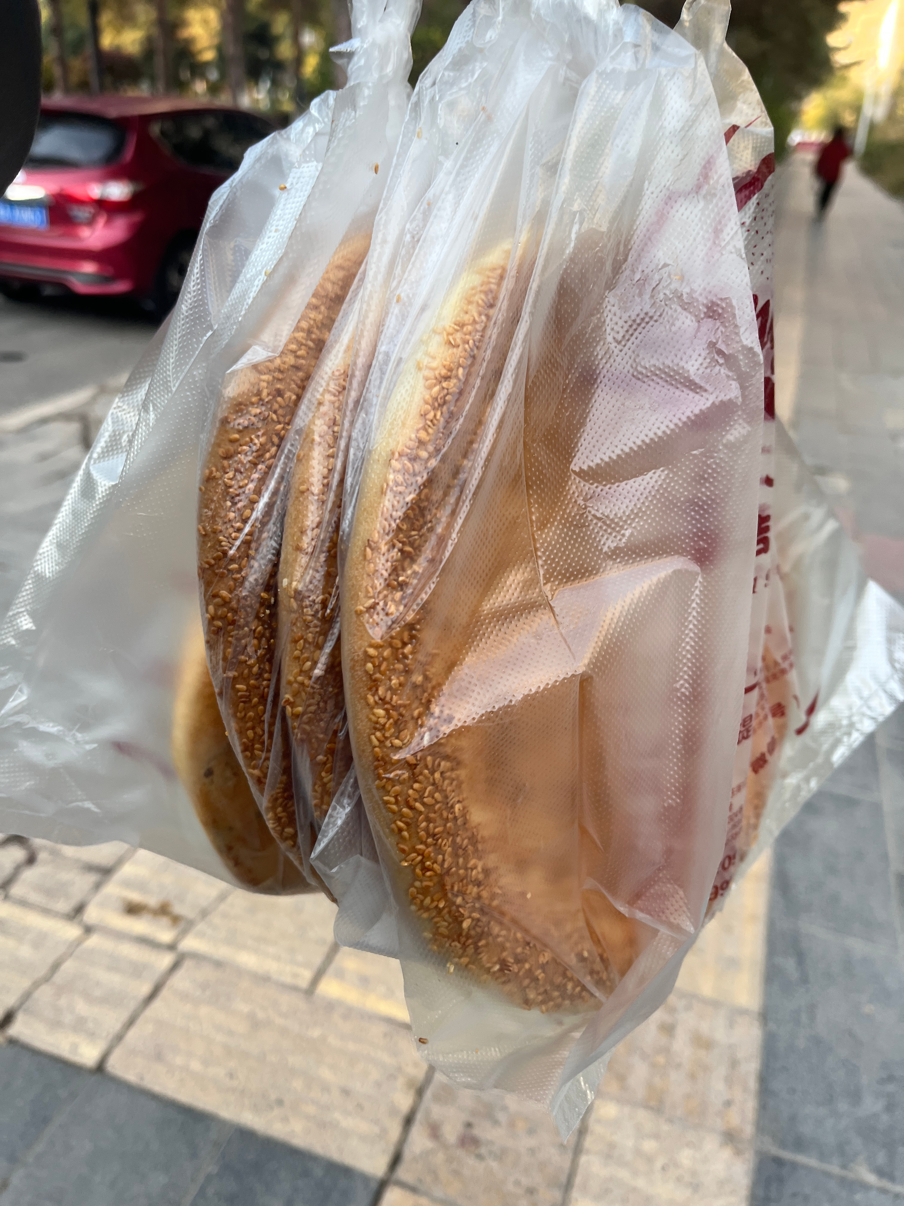 新疆馕的魅力，办公室零食没断过，现在发现一家好吃的馕 也不吃零食了，每天跟同事一