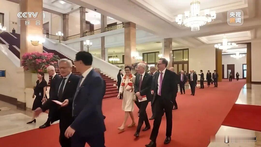 随特朗普前来访华的美国商界大佬，对中国的赞美完全停不下来，什么“非常好”“极强劲