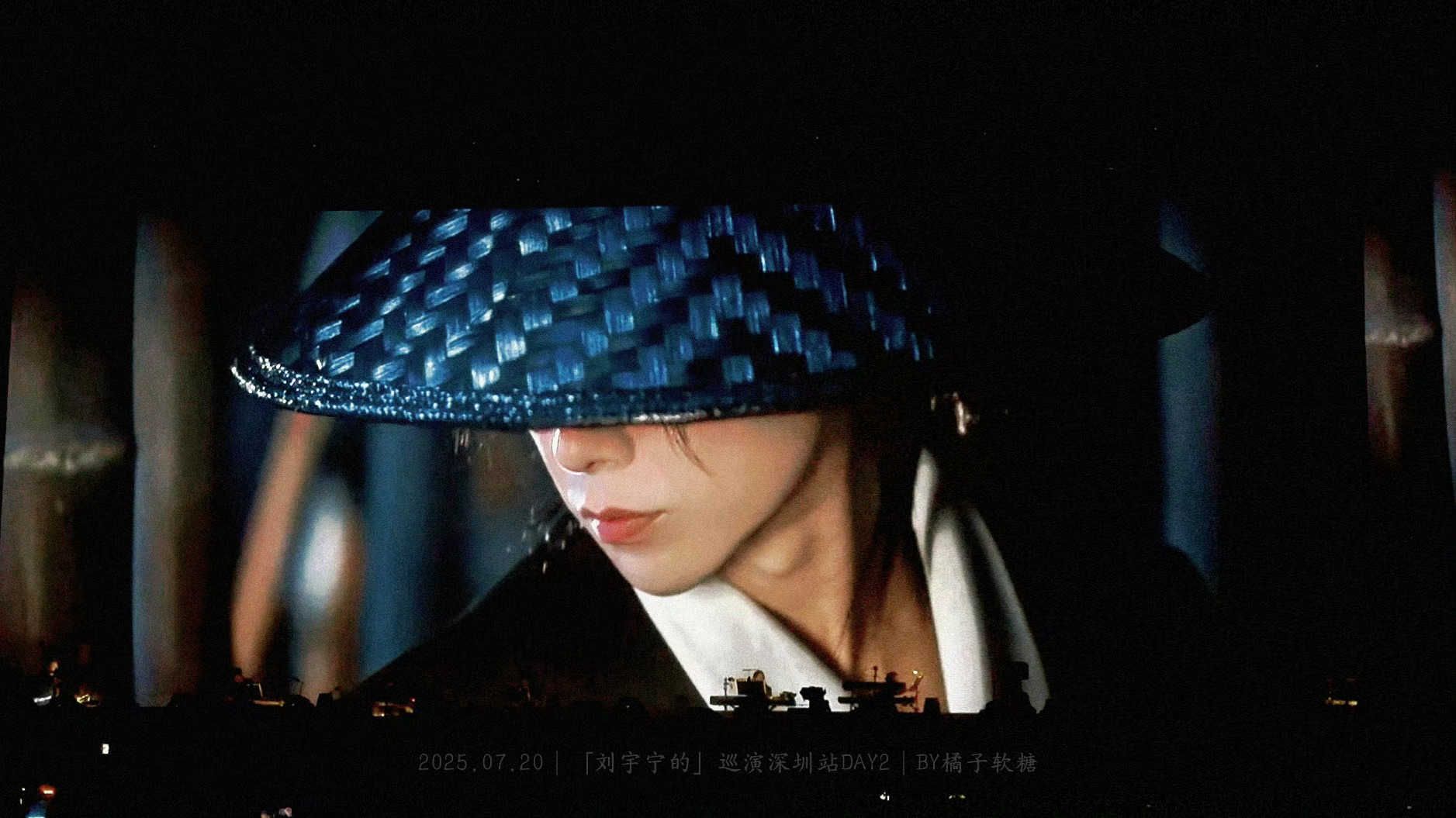 你是那个让我愿意相信“永远”的人。不是时间的永远，是此刻，是当下，是决定喜欢你的