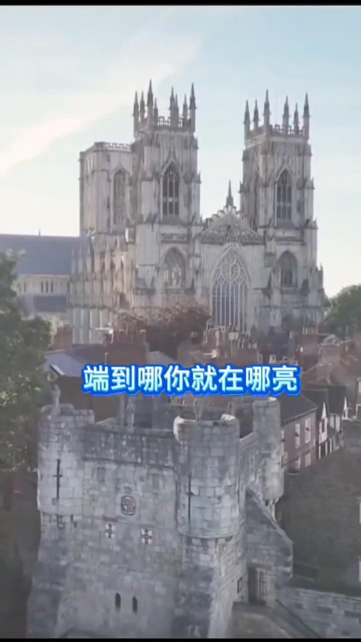 丁火女找什么样的老公最旺你？
丁火女最大的软肋就是把安全感建立在别人的身上，像一