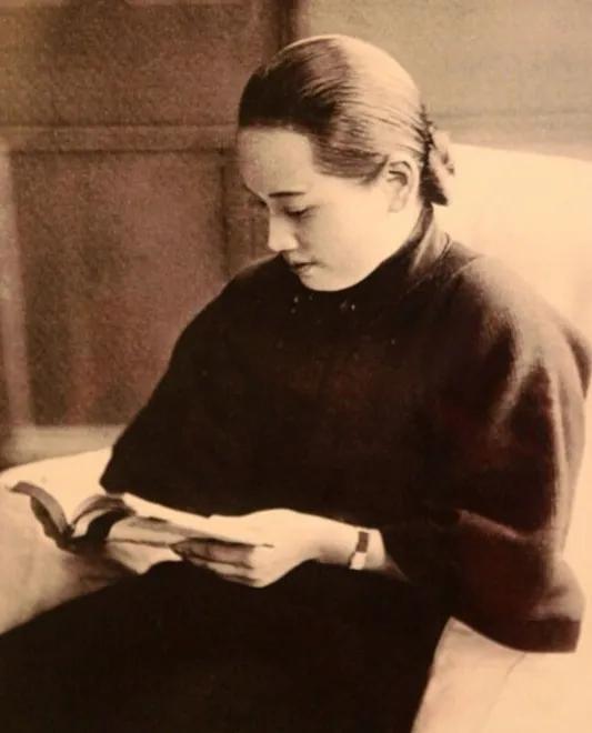 1969年，宋庆龄收到60万美元汇款，是弟弟死后分给她的遗产。可短短两个月后，她